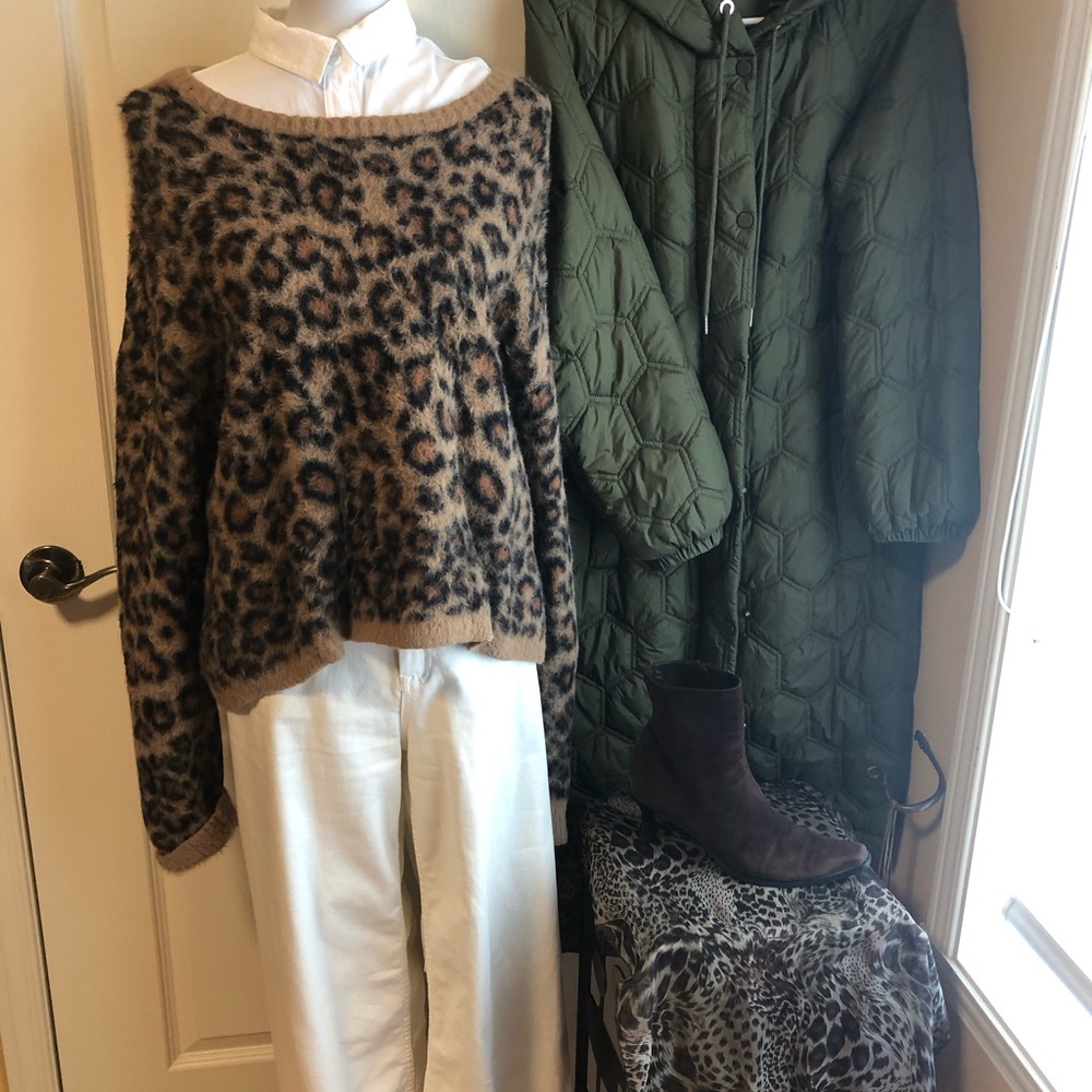 Bella Dahl Leopard boxy fit Fuzzy Sweater